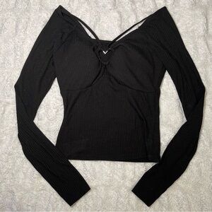 No Boundaries XS Juniors Heart Ring Cut Out Long Sleeve Black Shirt